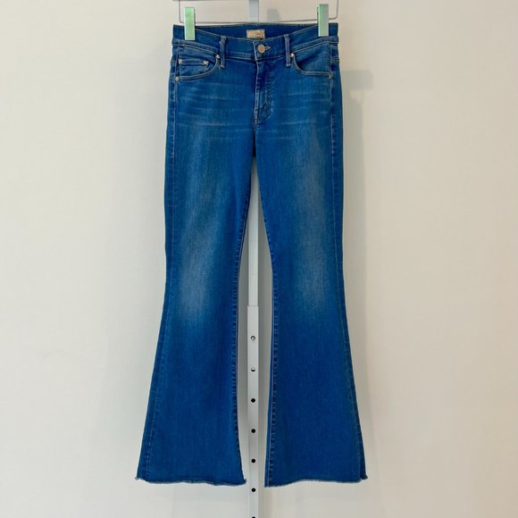 MOTHER THE WEEKENDER FRAY CHILL BLUE JEANS SIZE 26